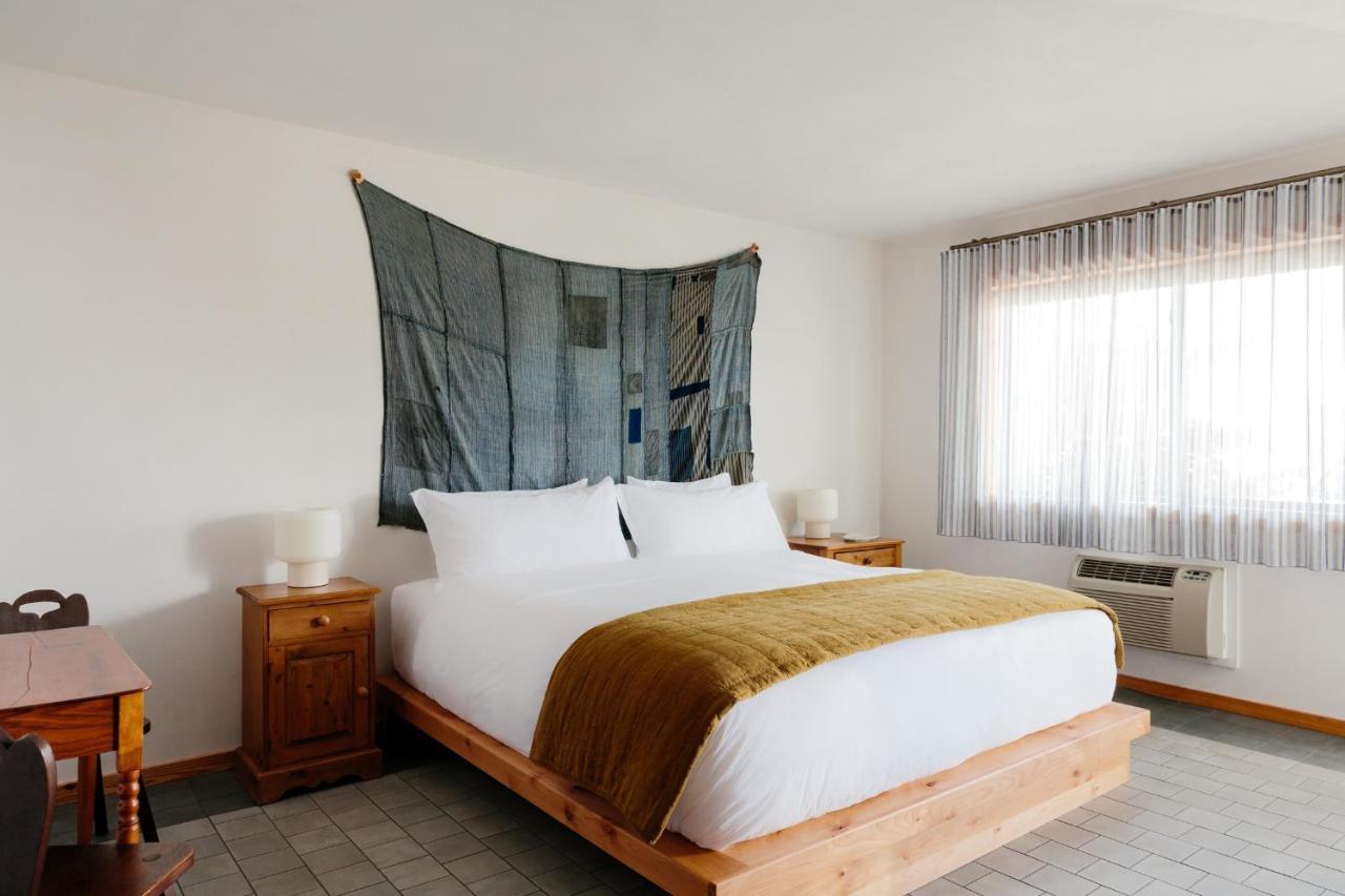 Daunts Albatross Motel Монток Экстерьер фото