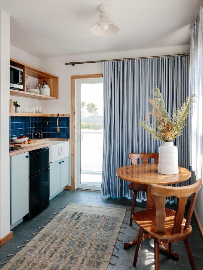 Daunts Albatross Motel Монток Экстерьер фото