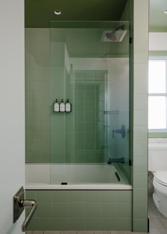 Daunts Albatross Motel Монток Экстерьер фото