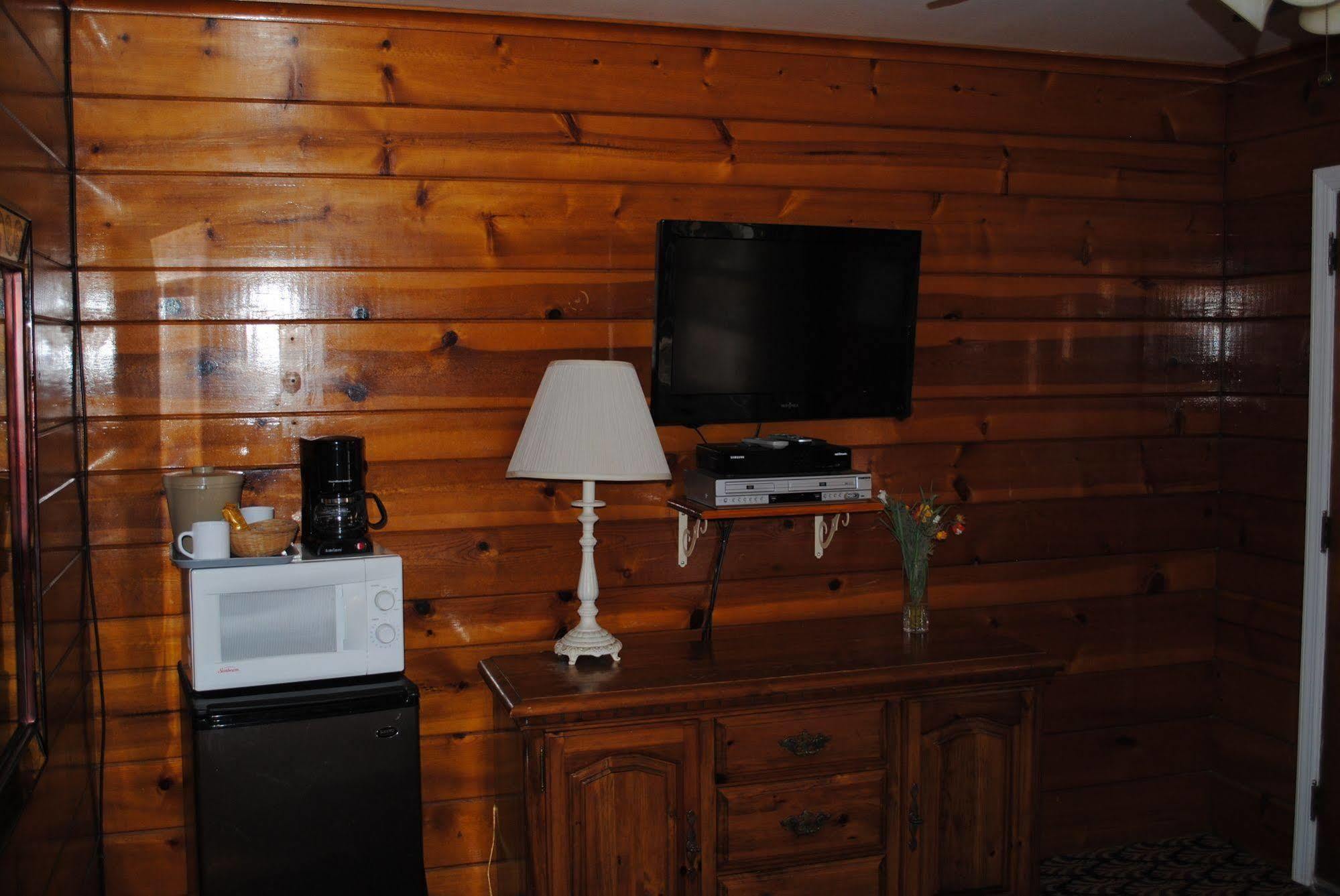 Daunts Albatross Motel Монток Экстерьер фото