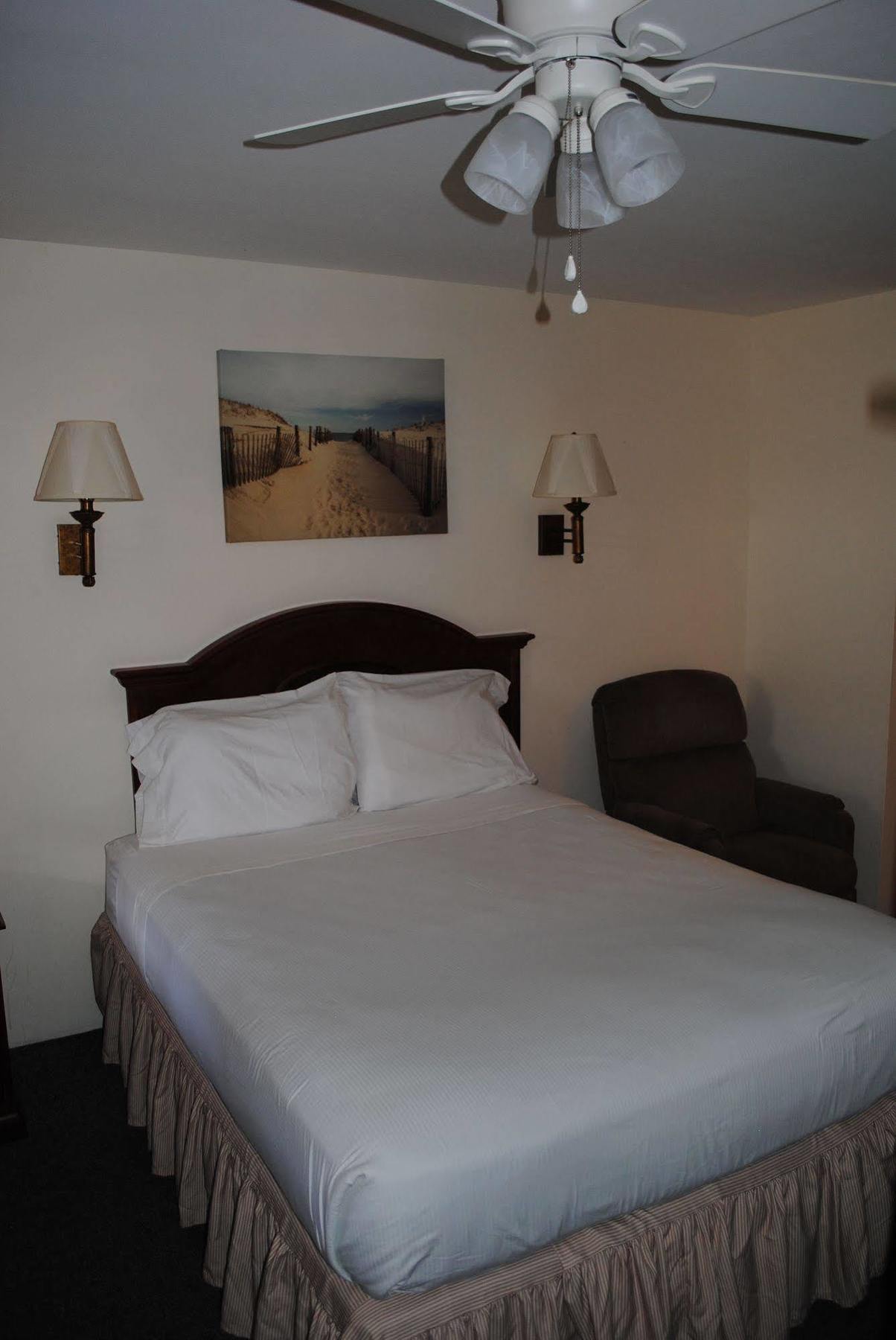 Daunts Albatross Motel Монток Экстерьер фото