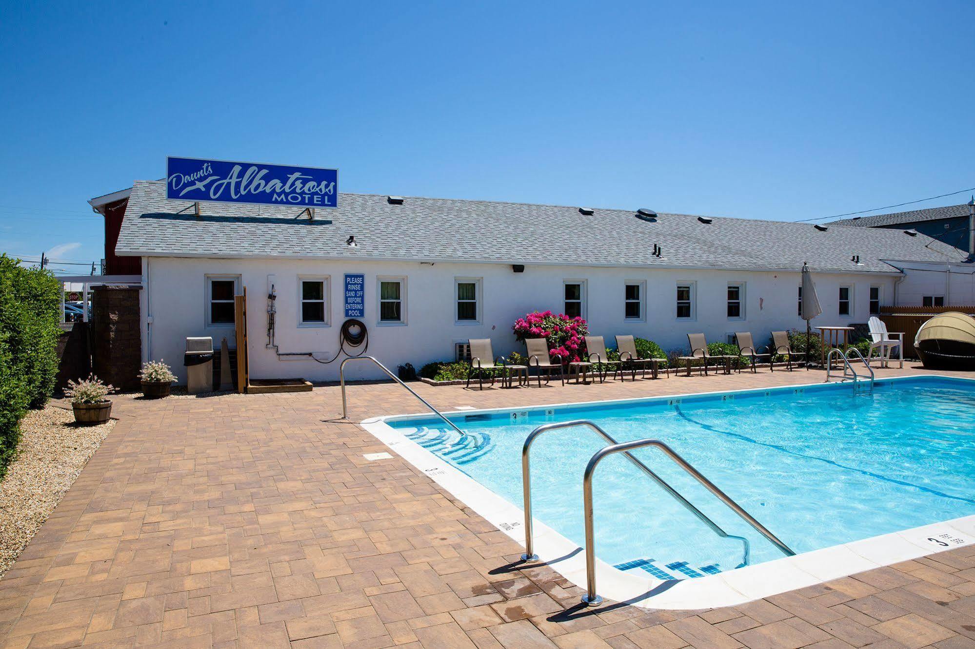 Daunts Albatross Motel Монток Экстерьер фото